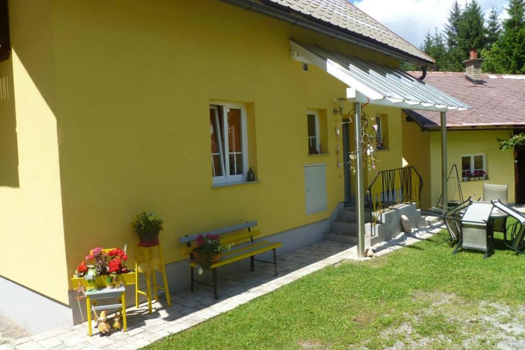 Gemuetliches Ferienhaus Am Waldrand Tröpolach المظهر الخارجي الصورة